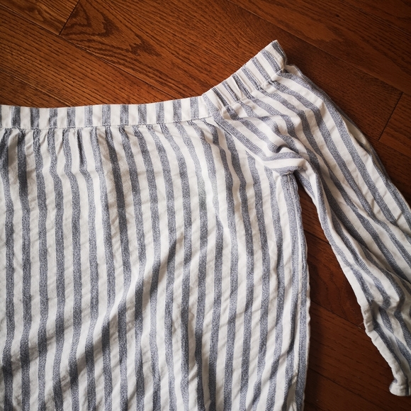 Off shoulder crop-top - Picture 3 of 10